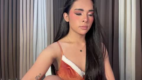 Snapshot of girlcock_dominantfucker chatting on 06/25/26, 01:27 queen ronna online show from 06/25/26, 01:27