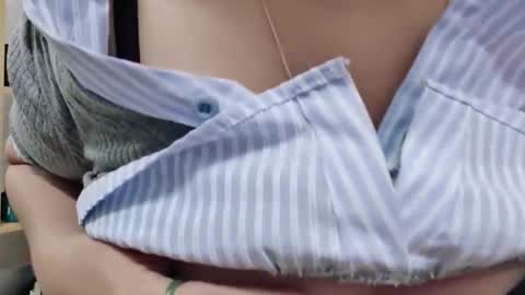 Snapshot of girlhanoi chatting on 09/20/25, 02:34 girlhanoi online show from 09/20/25, 02:34