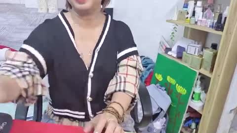 Snapshot of girlhanoi chatting on 10/02/25, 07:21 girlhanoi online show from 10/02/25, 07:21