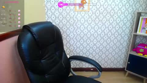 Snapshot of girlkondx1_bella chatting on 02/25/25, 07:14 girlkond online show from 02/25/25, 07:14