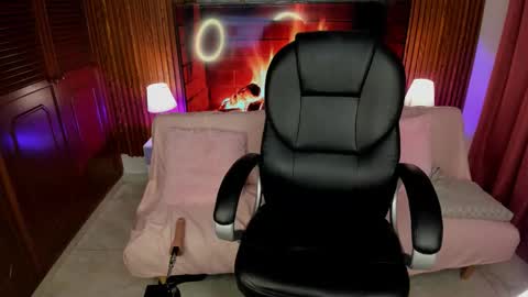 Snapshot of girlmia07 chatting on 02/04/26, 09:37 Isabella online show from 02/04/26, 09:37