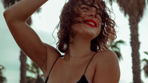 Snapshot of girlnextd00r_ chatting on 12/04/24, 04:27 Hanna online show from 12/04/24, 04:27