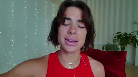 Snapshot of girlnextd00r_ chatting on 01/16/25, 01:14 Hanna online show from 01/16/25, 01:14