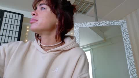 Snapshot of girlnextd00r_ chatting on 03/07/25, 01:18 Hanna online show from 03/07/25, 01:18