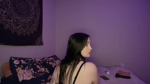 Snapshot of girlofurdreamsxxxxox chatting on 05/24/26, 01:49 Camille online show from 05/24/26, 01:49