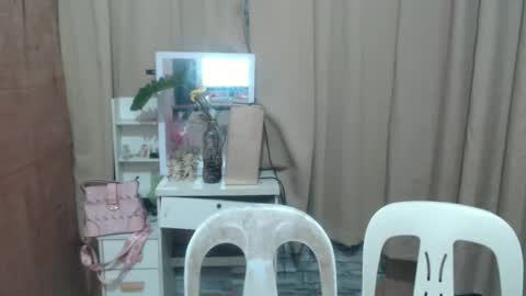 Snapshot of girlstacy_xoxo chatting on 10/01/25, 07:14 Stacy online show from 10/01/25, 07:14