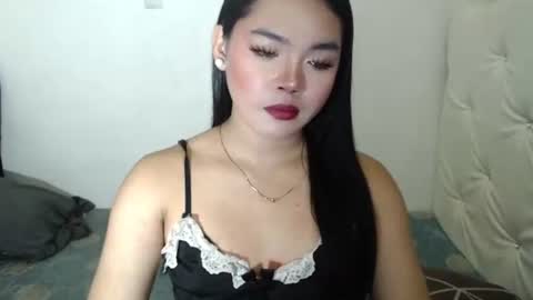 Snapshot of girlsweet_preciousxoxo chatting on 01/13/26, 02:00 Precious online show from 01/13/26, 02:00