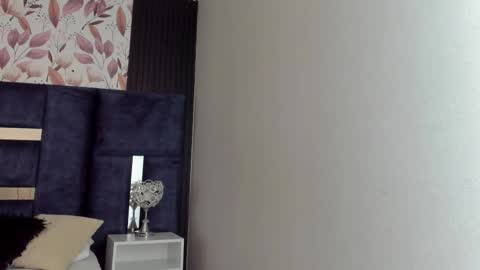     online show from 10/01/25, 10:10