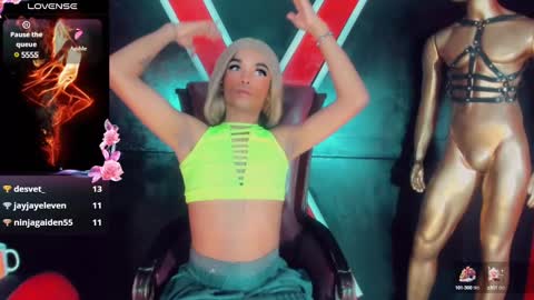 Snapshot of gisele_fox chatting on 01/07/25, 02:42 Gisel online show from 01/07/25, 02:42