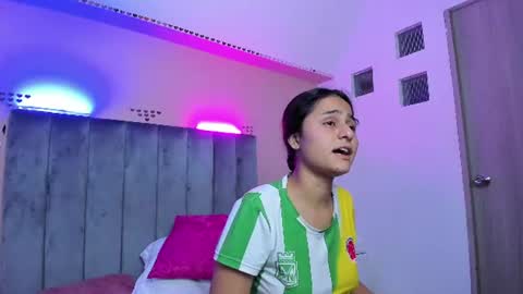 GISELLE ROLDAN online show from 06/18/26, 09:14