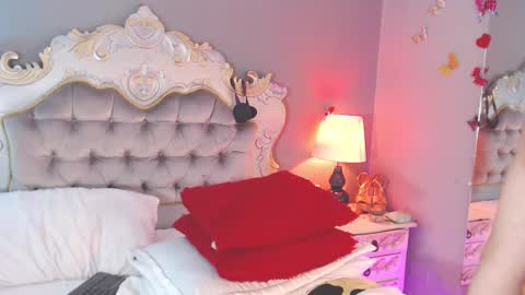 Snapshot of gisellenoah chatting on 02/11/25, 06:01 GiselleNoah online show from 02/11/25, 06:01