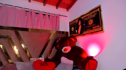 Snapshot of giselreyes1 chatting on 01/09/25, 02:01 . Gisel Reyes . online show from 01/09/25, 02:01