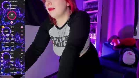 Snapshot of gitera_ chatting on 02/25/26, 10:52 AlexaMillis online show from 02/25/26, 10:52