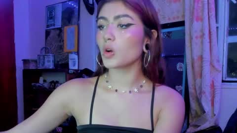 Snapshot of giulietta_mon chatting on 12/02/24, 12:52 Giulietta online show from 12/02/24, 12:52