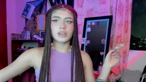 Snapshot of giulietta_mon chatting on 12/15/24, 01:13 Giulietta online show from 12/15/24, 01:13