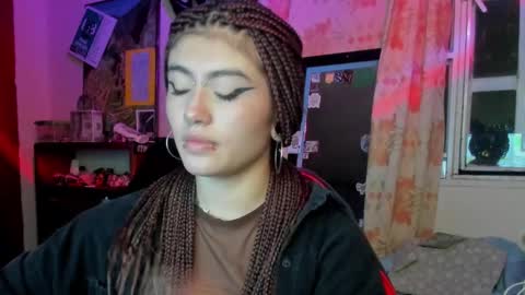 Snapshot of giulietta_mon chatting on 12/17/24, 06:45 Giulietta online show from 12/17/24, 06:45