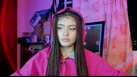 Snapshot of giulietta_mon chatting on 12/18/24, 07:04 Giulietta online show from 12/18/24, 07:04