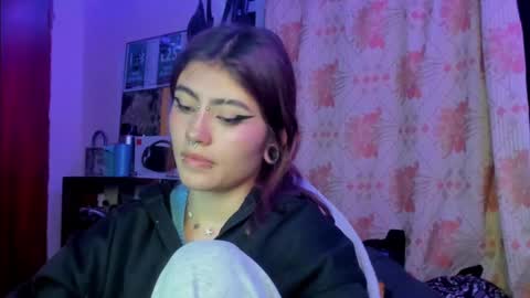 Snapshot of giulietta_mon chatting on 01/29/25, 02:19 Giulietta online show from 01/29/25, 02:19