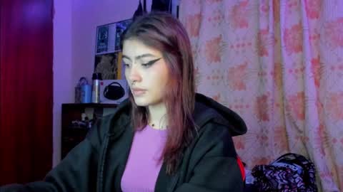 Snapshot of giulietta_mon chatting on 02/11/25, 11:44 Giulietta online show from 02/11/25, 11:44