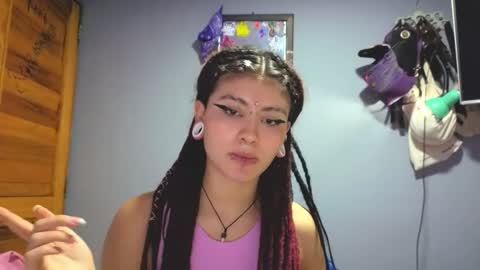 Snapshot of giulietta_mon chatting on 03/17/26, 04:28 Giulietta online show from 03/17/26, 04:28