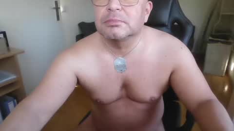 Snapshot of giulio203 chatting on 12/29/24, 10:23 giulio203 online show from 12/29/24, 10:23