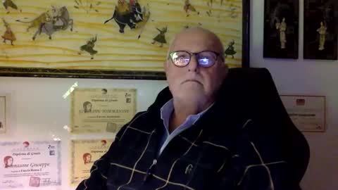 giutomma930394 online show from 11/30/25, 02:43