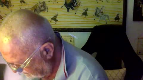 Snapshot of giutomma930394 chatting on 05/26/26, 09:33 giutomma930394 online show from 05/26/26, 09:33
