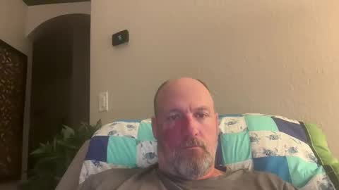 Snapshot of giveitup193 chatting on 02/20/26, 01:35 giveitup193 online show from 02/20/26, 01:35