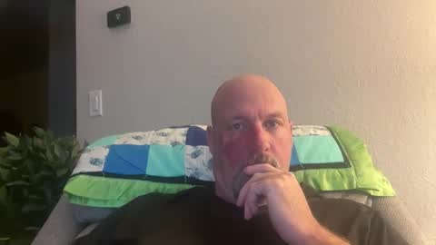 Snapshot of giveitup193 chatting on 05/02/26, 12:59 giveitup193 online show from 05/02/26, 12:59