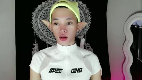 Snapshot of givemethrillx chatting on 01/09/25, 02:43 givemethrillx online show from 01/09/25, 02:43