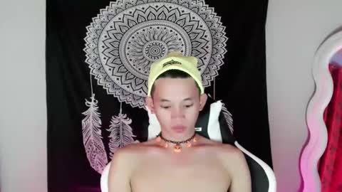 Snapshot of givemethrillx chatting on 01/11/25, 07:17 givemethrillx online show from 01/11/25, 07:17