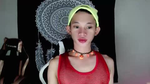 Snapshot of givemethrillx chatting on 02/01/25, 04:35 givemethrillx online show from 02/01/25, 04:35