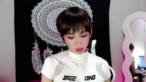 Snapshot of givemethrillx chatting on 02/03/25, 04:04 givemethrillx online show from 02/03/25, 04:04