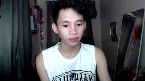 Snapshot of givemethrillx chatting on 01/11/26, 04:06 givemethrillx online show from 01/11/26, 04:06