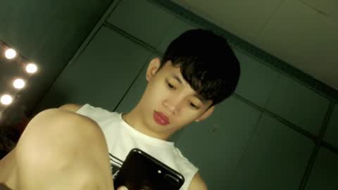 Snapshot of givemethrillx chatting on 04/08/26, 01:38 givemethrillx online show from 04/08/26, 01:38