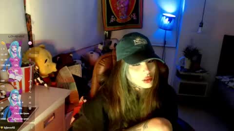 Snapshot of givenom chatting on 08/04/26, 12:47 dirtyvenom online show from 08/04/26, 12:47
