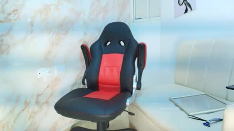 Snapshot of giyu_hayashi chatting on 12/05/25, 01:25 giyu online show from 12/05/25, 01:25