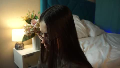 Snapshot of gizefto chatting on 12/14/25, 02:44 Agness online show from 12/14/25, 02:44