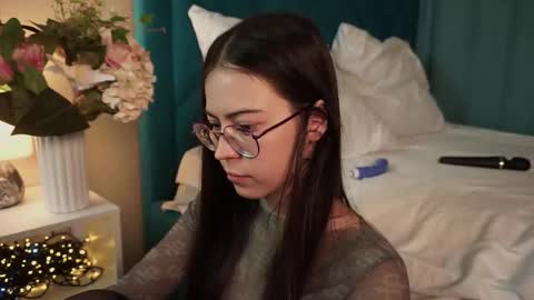 Agness online show from 03/12/26, 02:56