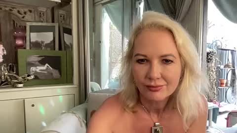 Gl1tter Barbie online show from 09/13/25, 11:10