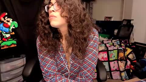 glaceon9 online show from 11/18/25, 01:55