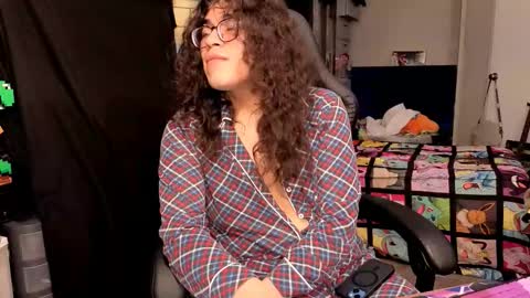 glaceon9 online show from 12/01/25, 10:20