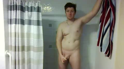 gladi_ online show from 04/23/26, 01:24