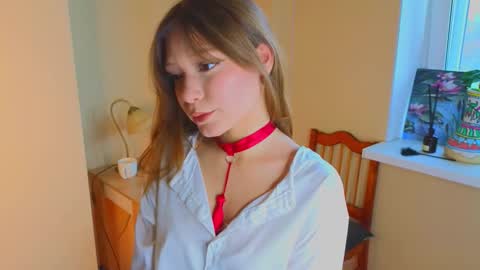Snapshot of gladyshankins chatting on 09/26/25, 04:27 Call me Daisy online show from 09/26/25, 04:27