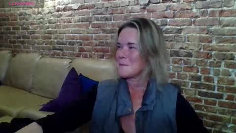 Gwendolyn online show from 04/30/26, 03:35