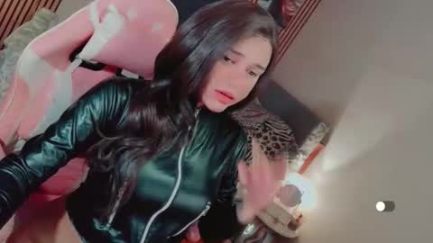 Snapshot of glamorous_queen chatting on 05/15/26, 03:57 AYANAH online show from 05/15/26, 03:57