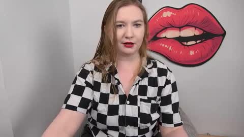 Nikki online show from 12/04/25, 03:43