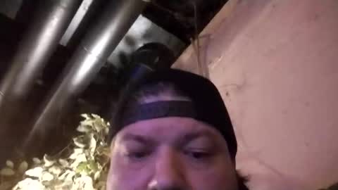 Snapshot of gleeguy chatting on 11/05/25, 06:57 gleeguy online show from 11/05/25, 06:57