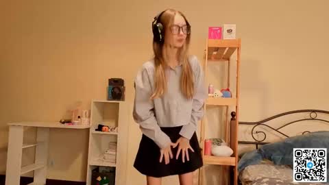 Snapshot of glennbloebaum chatting on 12/03/25, 11:08 Catalina online show from 12/03/25, 11:08