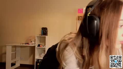 Snapshot of glennbloebaum chatting on 12/05/25, 11:08 Catalina online show from 12/05/25, 11:08